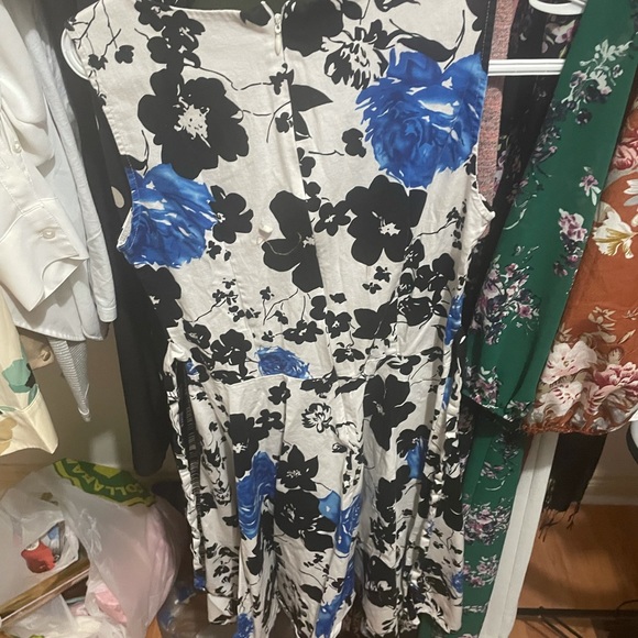 Sleeveless mid length black and blue floral dress - Picture 2 of 2